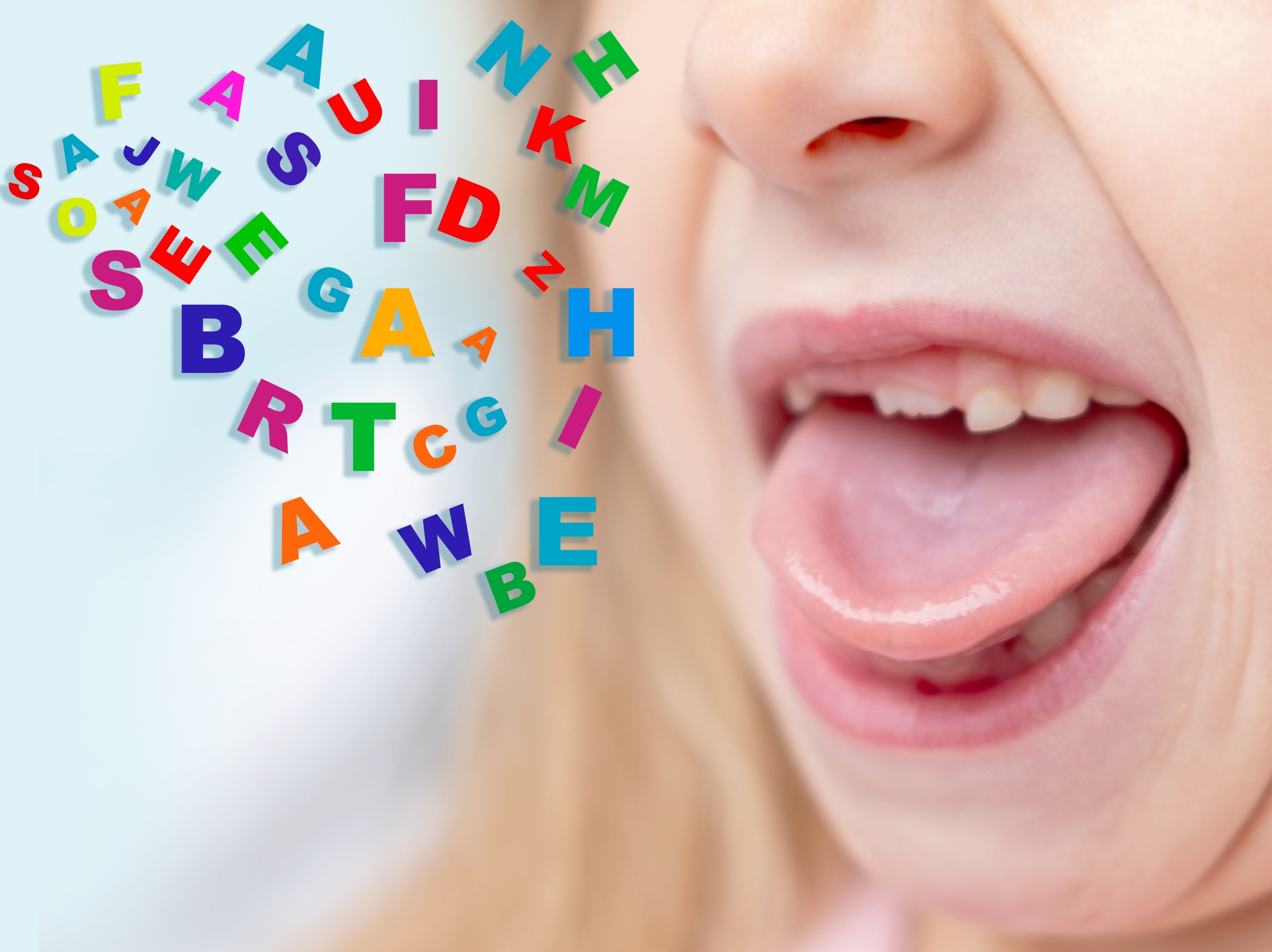 young girl struggling to speak, showing why kids have speech delays